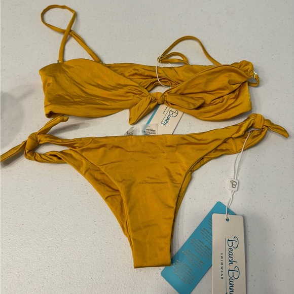 Beach bunny bikini set - Picture 2 of 3